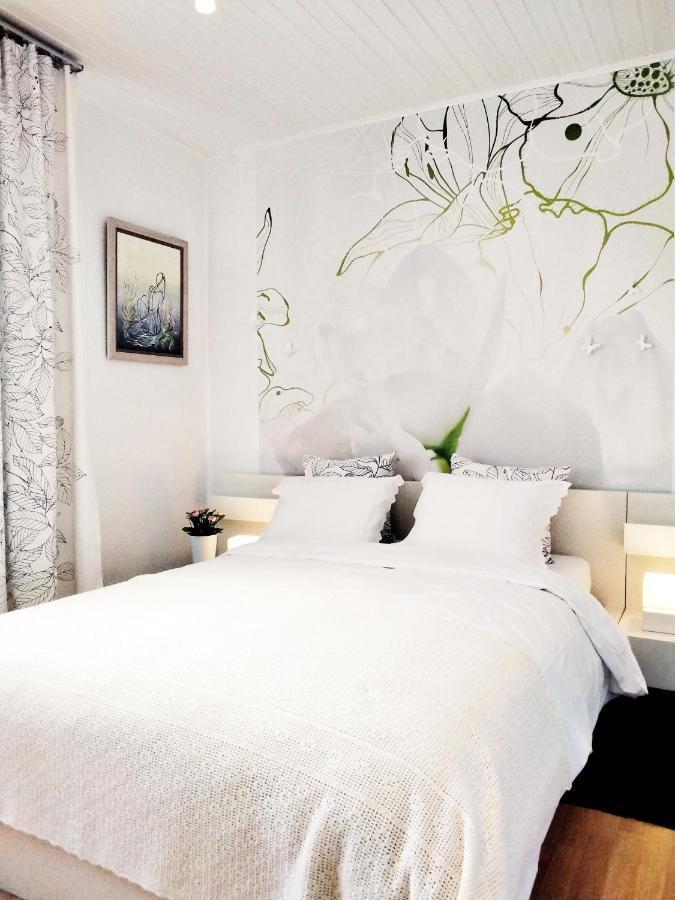 Les Chambourlettes Bed & Breakfast Mons Eksteriør bilde